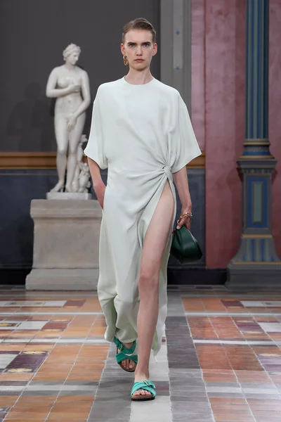 Look 26